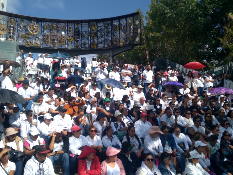 Trabajadores de salud se manifiestan tras 2 meses de protesta