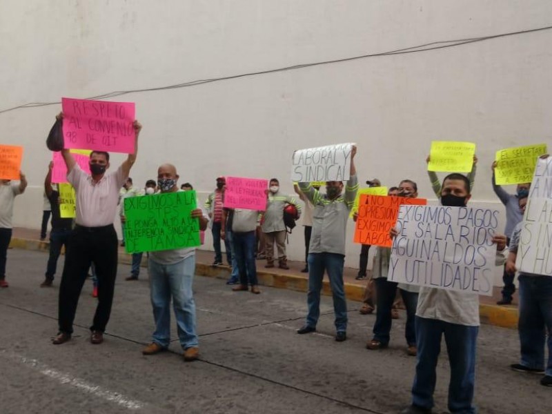 Trabajadores de Tamsa se manifiestan frente a Palacio Federal