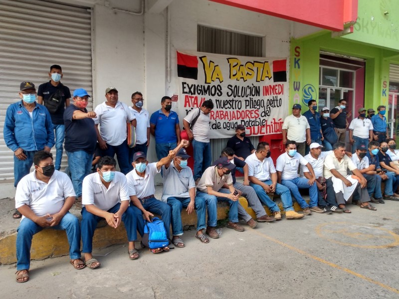 Trabajadores del Agua Potable de Juchitán amplían sus protestas