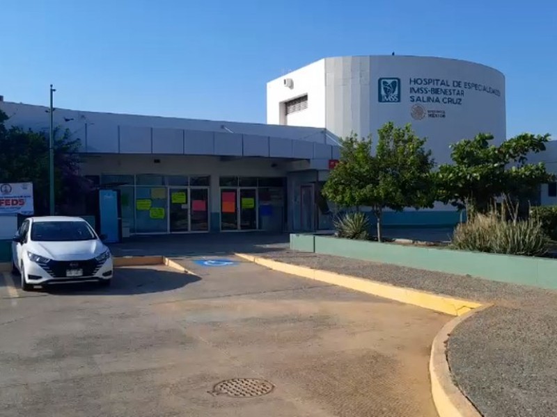 Trabajadores del Hospital de Especialidades protestan por presuntos abusos laborales