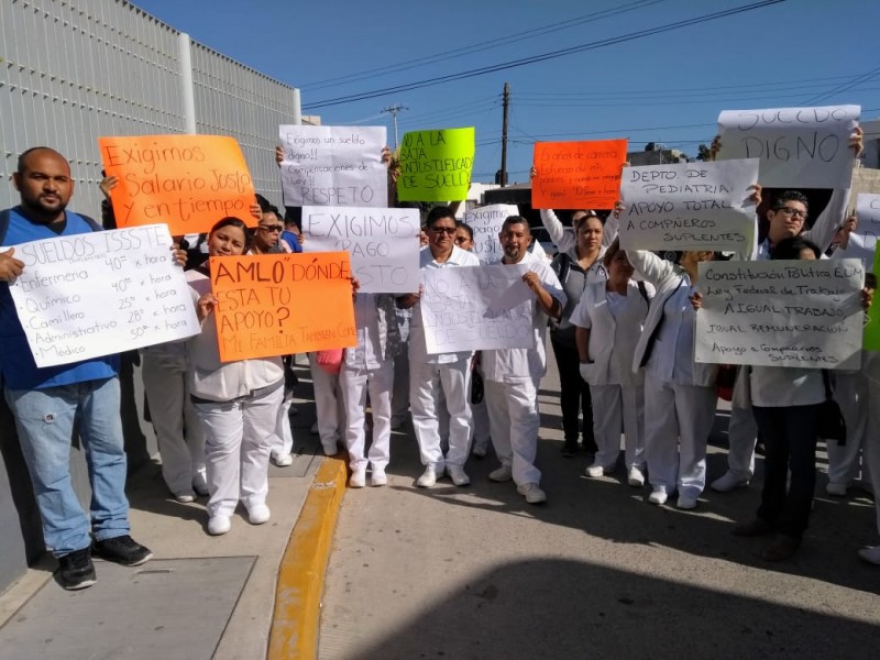 Trabajadores del hospital ISSSTE exigen sus derechos
