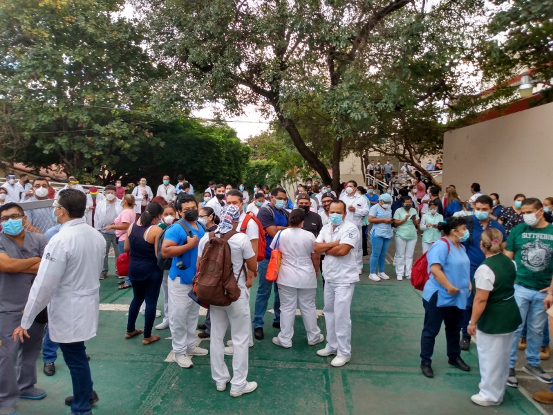 Trabajadores del IMSS protestan en Chiapas