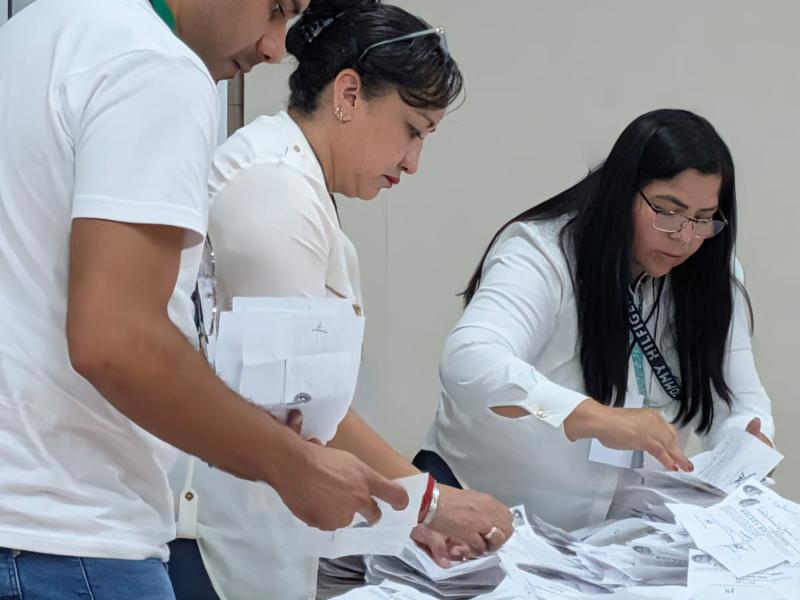 Trabajadores del IMSS rechazan aumento salarial