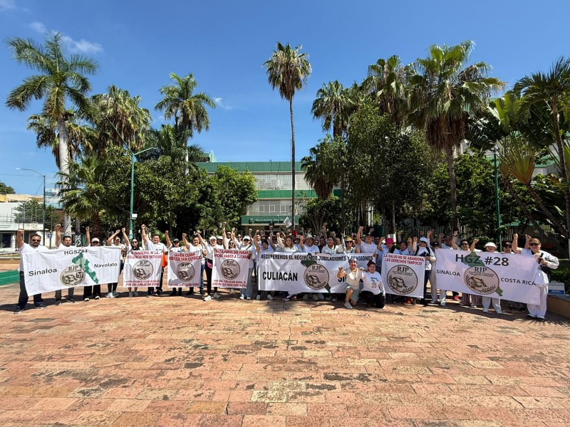 Trabajadores del IMSS se manifiestan para exigir derecho a la jubilación