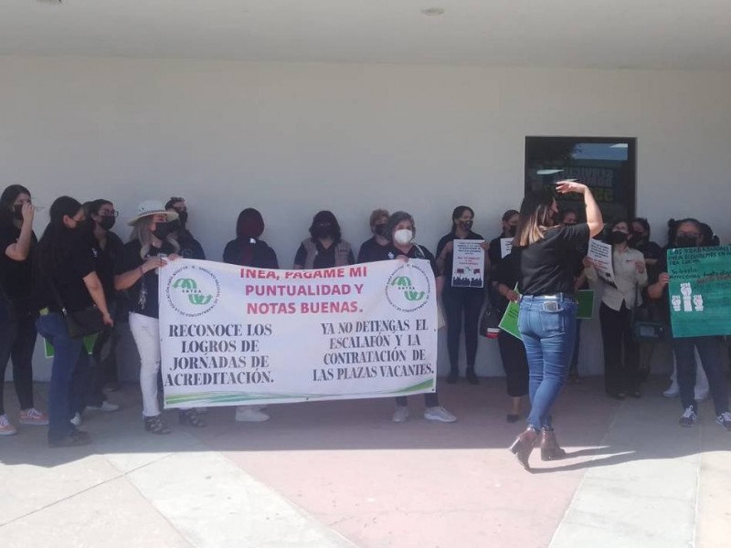 Trabajadores del INEA denuncian adeudo a nivel nacional