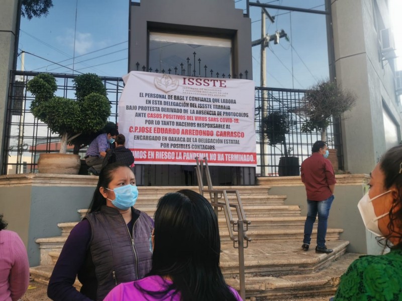 Trabajadores del ISSSTE Oaxaca temen brote de Covid-19 en delegación