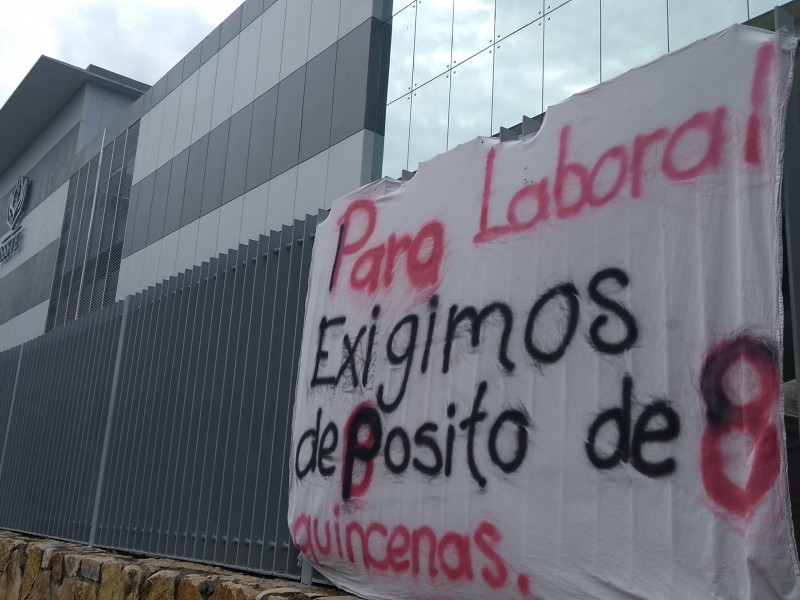 Trabajadores del ISSSTE siguen en paro