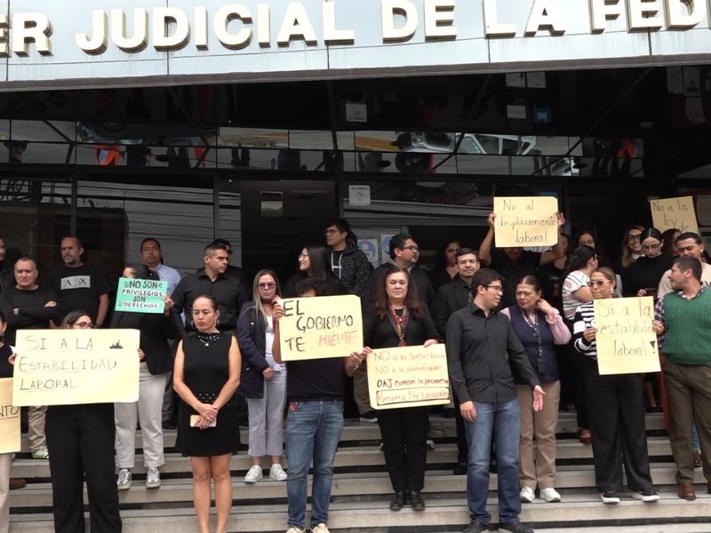 Trabajadores del Poder Judicial protestan en León; denuncian acoso laboral y rezagos