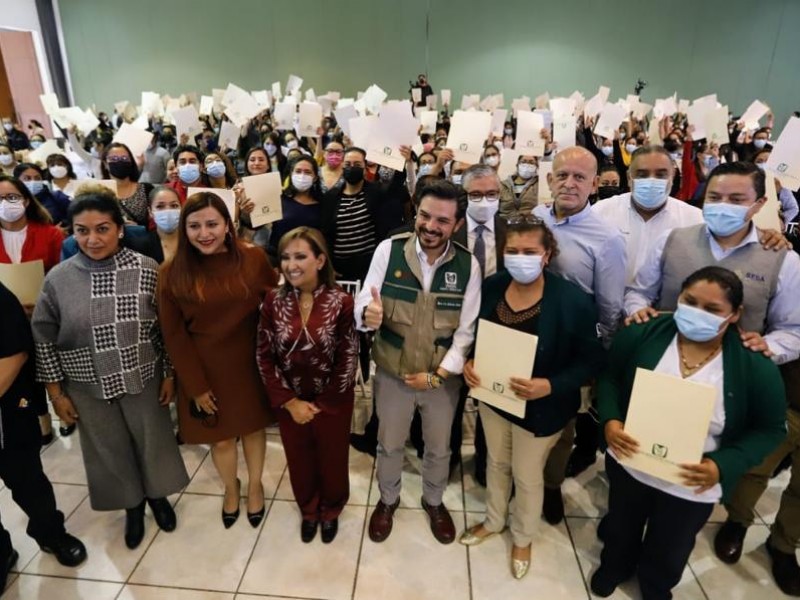 Trabajadores del sector salud son basificados tras 24 años esperando