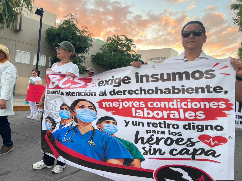 Trabajadores del Seguro Social reclaman salarios dignos y mejores condiciones