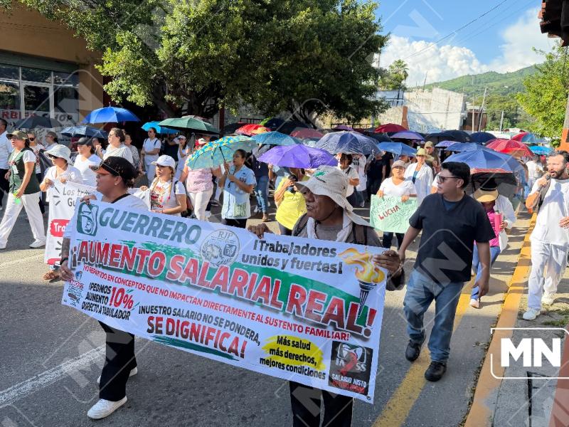 Trabajadores del Seguro Social vuelven a marchar en Zihuatanejo