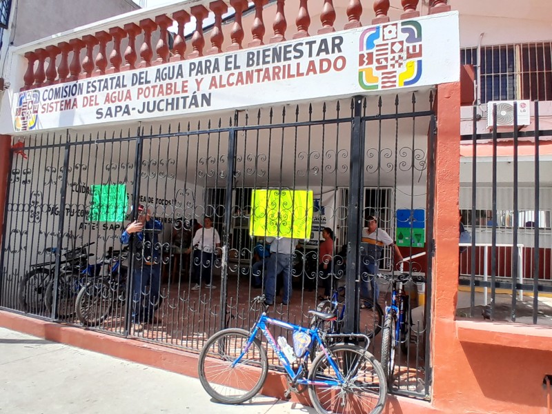 Trabajadores del Sistema de Agua Potable de Juchitán paran labores