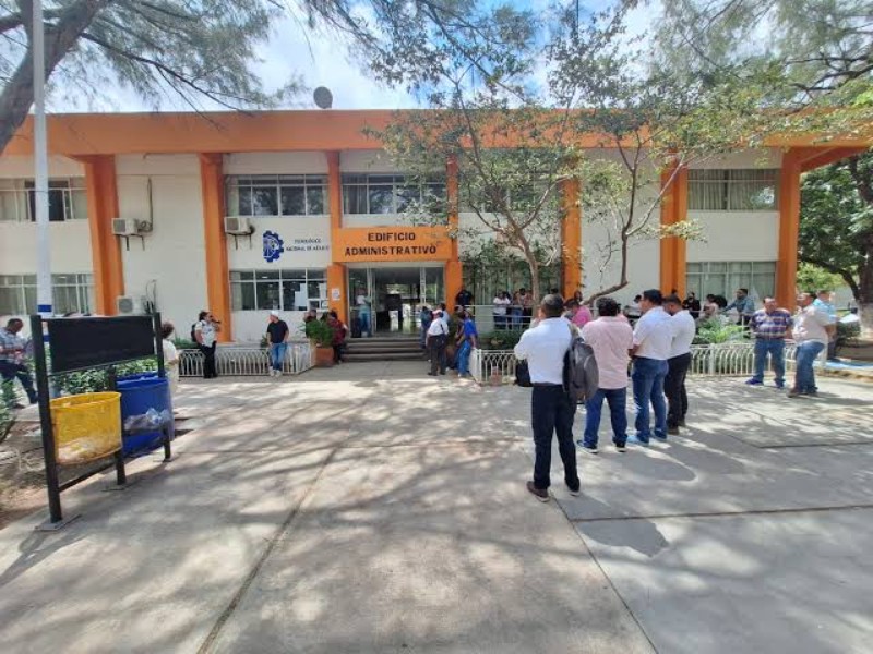 Trabajadores del Tecnológico del Istmo de Juchitán mantuvieron paro y suspendieron clases