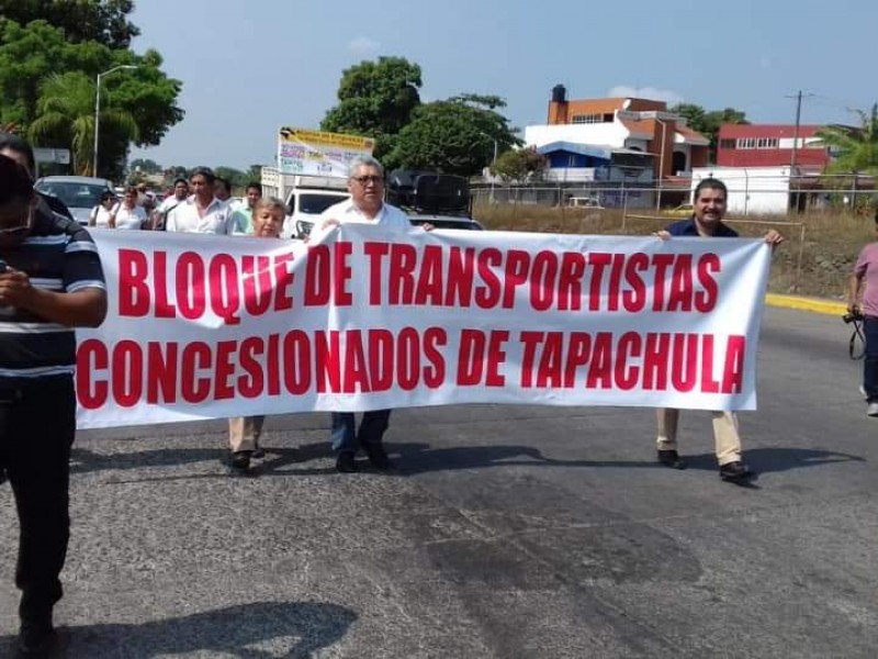 Trabajadores del volante se manifiestan en Tapachula
