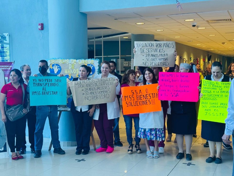 Trabajadores estallan contra IMSS Bienestar por insumos y prestaciones deficientes