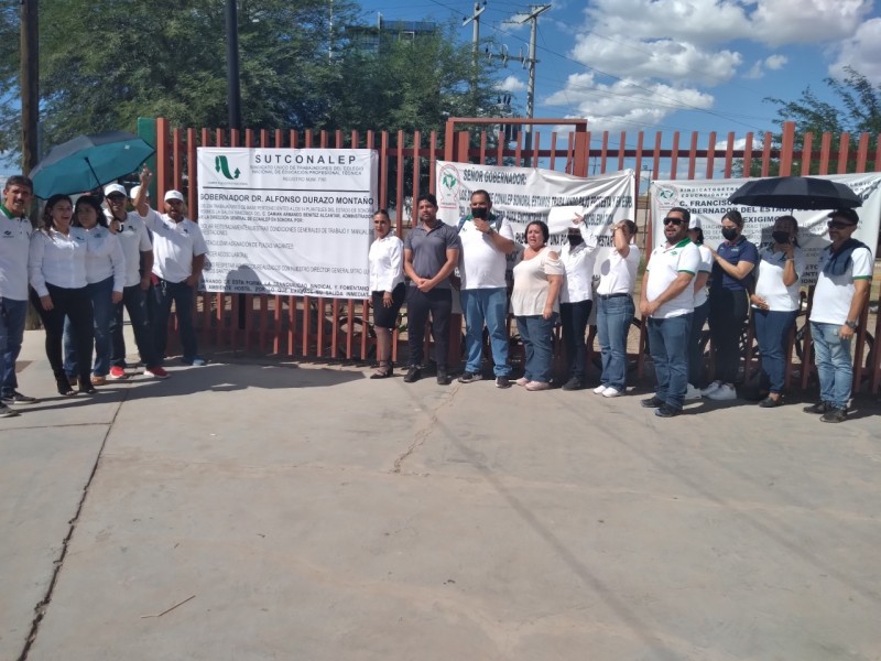 Trabajadores exigen destitución de administrador de Conalep Sonora