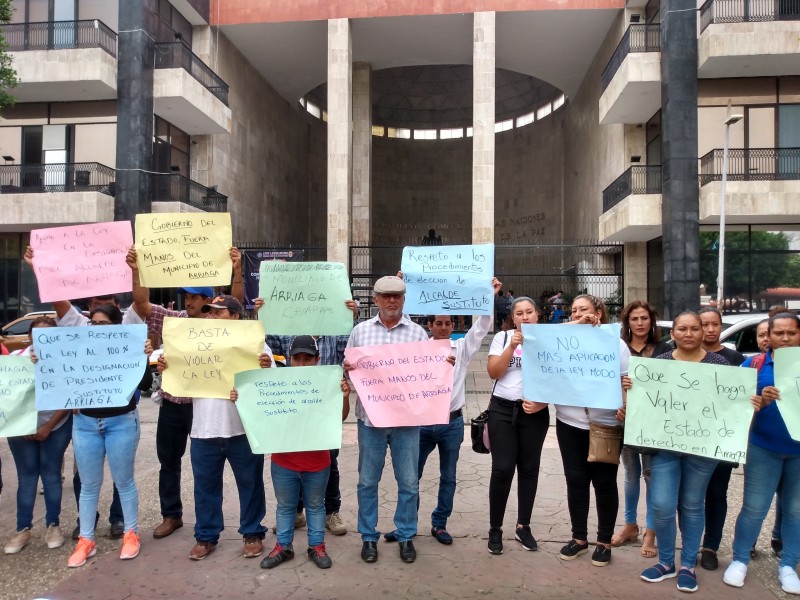 Trabajadores piden al congreso no imponer alcalde