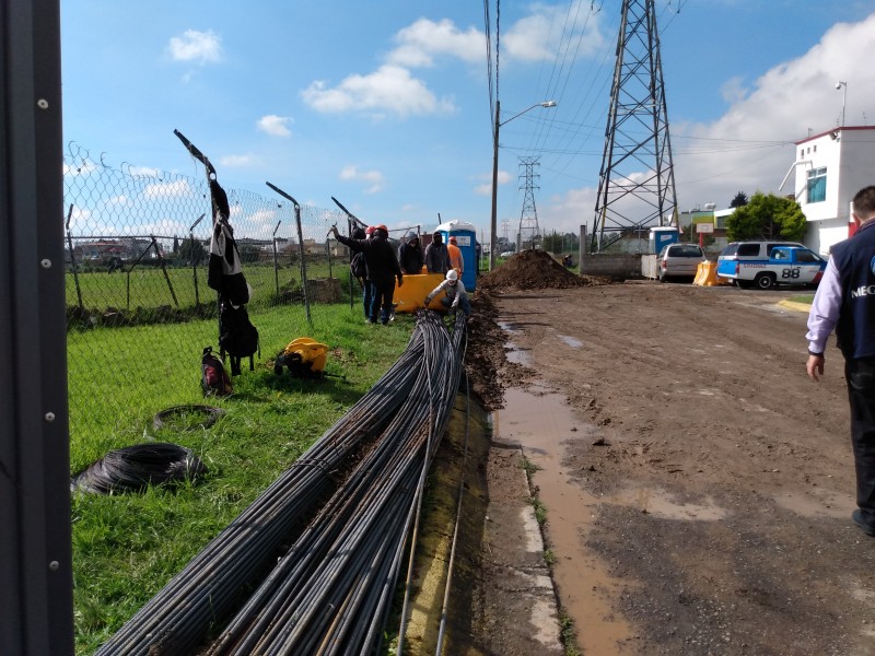 Trabajadores reanudan labores en Calle Enriqueta pese a trifulca