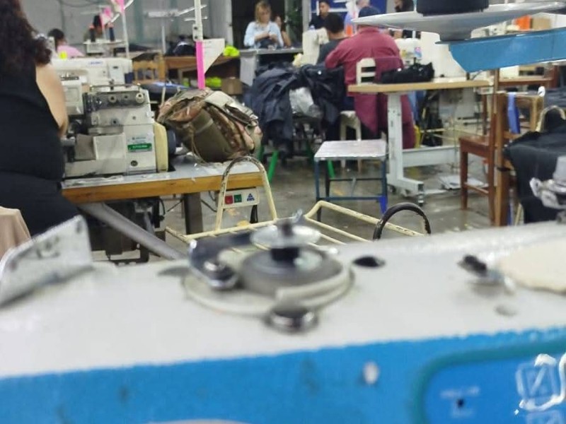 Trabajadores reportan presuntas intimidaciones para trabajar horas extra