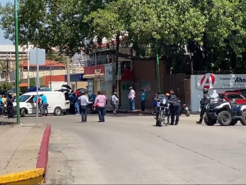 Trabajadores sindicalizados de la Unicach se manifiestan en TGZ