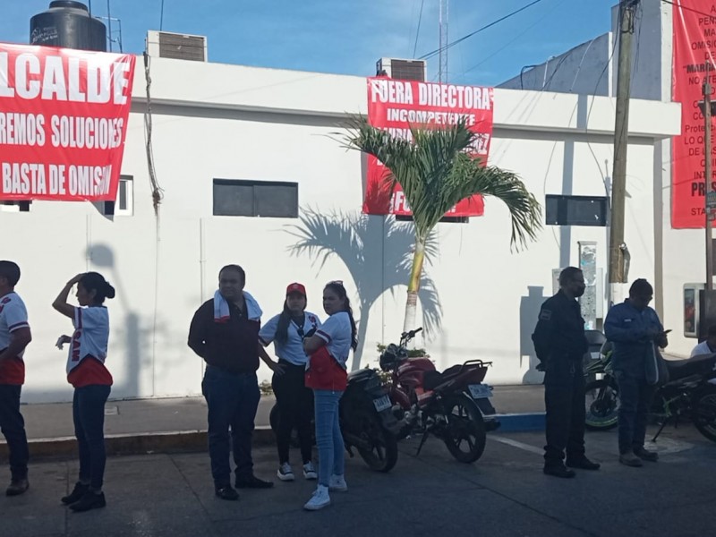 Trabajadores terminan manifestación en “Hospitalito” de Mazatlán, llegan a acuerdos