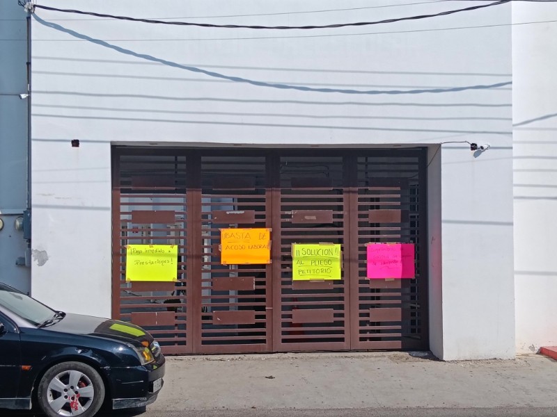 Trabajadores toman juzgados en Salina Cruz y exigen alto al acoso laboral