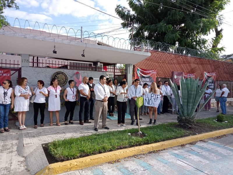 Trabajadores tuxpeños de juzgados federales en contra de recorte presupuestal