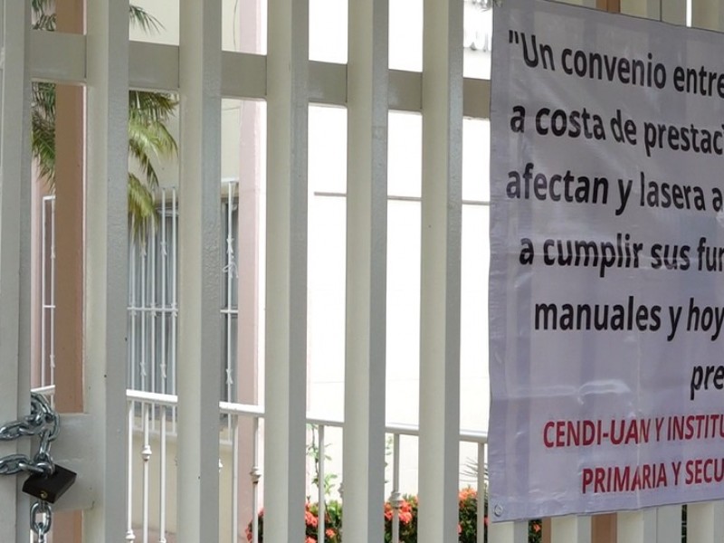 Trabajadores universitarios piden explicación por el cierre del CENDI UAN