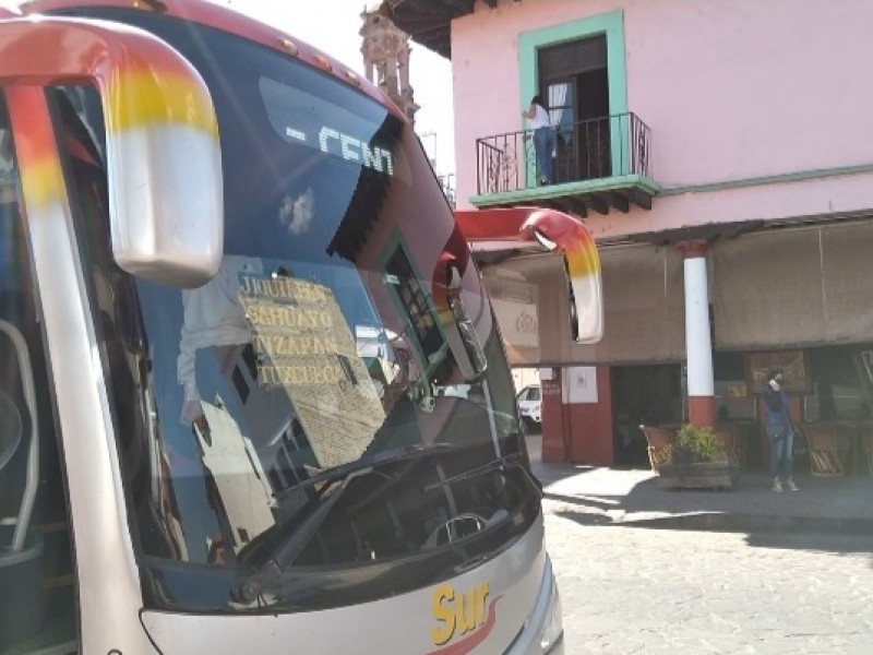 Trabajan al doble líneas de autobuses durante temporada vacacional