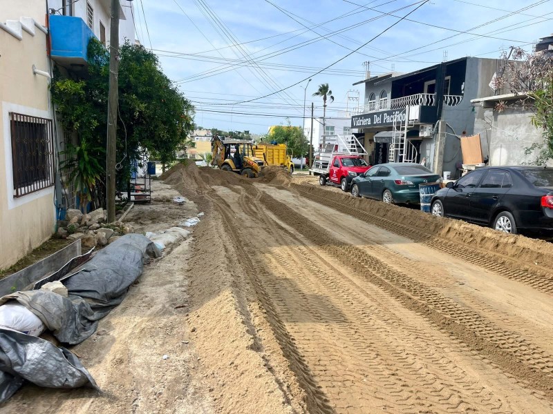 Trabajan en limpieza de calles tras lluvias de este sábado en LosCabos