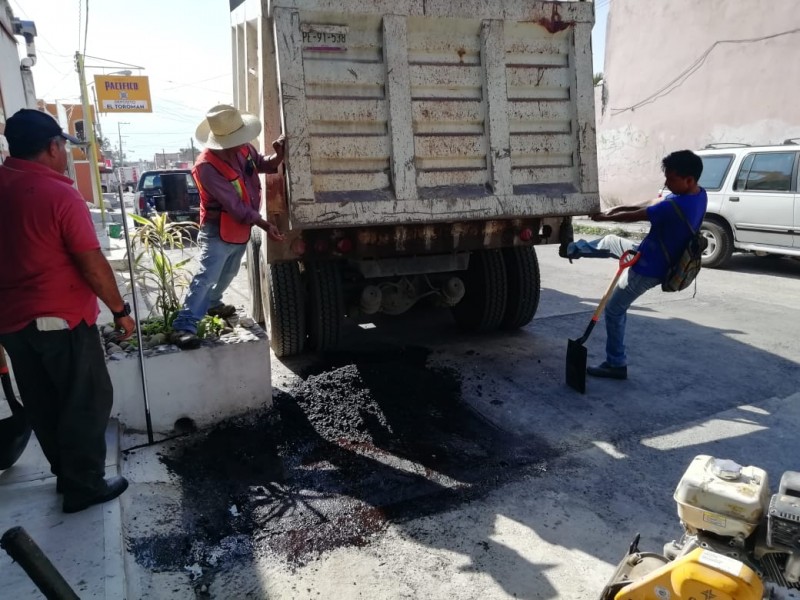 Trabajos de bacheo en Xalisco se ralentizan por lluvias