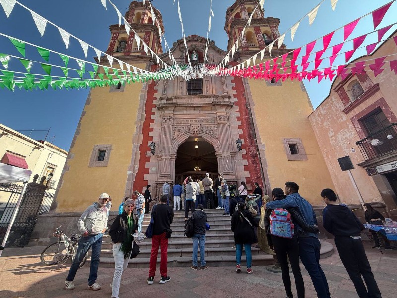 Tradición guadalupana convoca a miles de feligreses en Querétaro