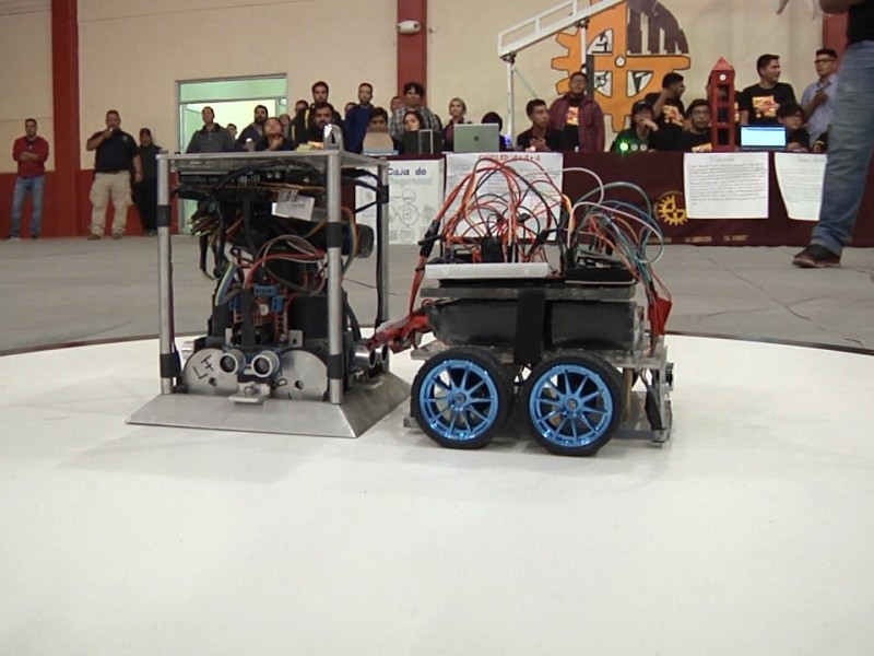 Tradicional concurso de Robots en carrera de electrónica
