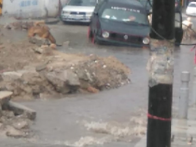 Trae lluvia estragos a la ciudad