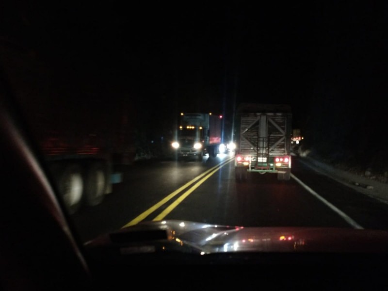 Tráfico lento en autopista Colima - Guadalajara