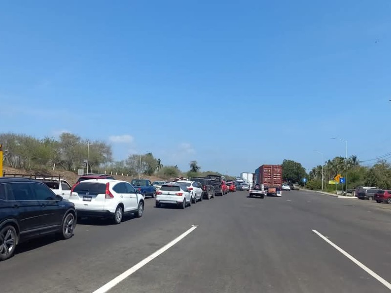 Tráfico lento en carretera Manzanillo-Colima, recomiendan tomar precaución