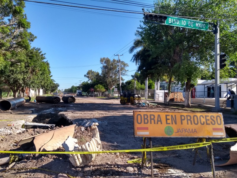 Obras semiparalizadas entorpecen tráfico vehicular en LM