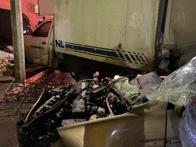 Tragedia en San Miguel: Choque deja tres muertos y dos mujeres graves