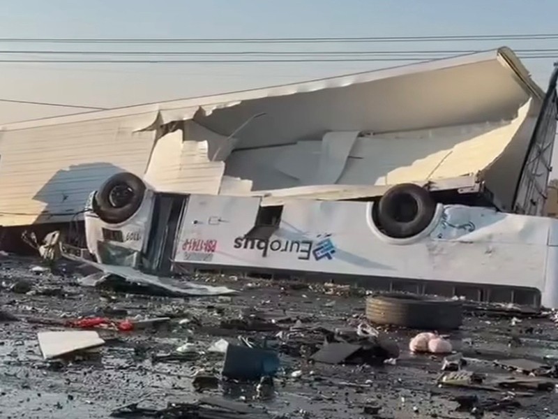 Trágico accidente entre tráiler y autobús de pasajeros en Silao