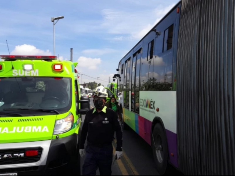 Tráiler golpea a Mexibus. Hay 15 lesionados