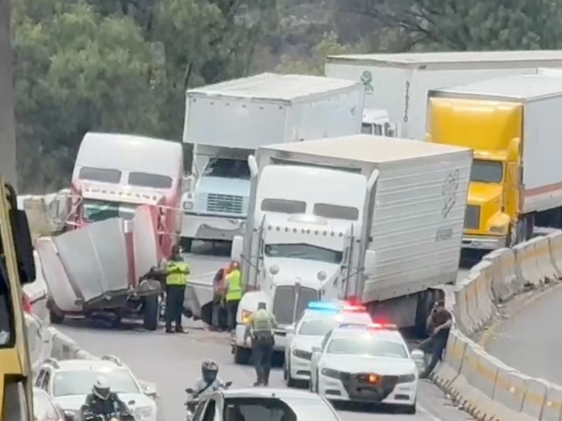Tráiler impacta en la Chamapa-Lechería