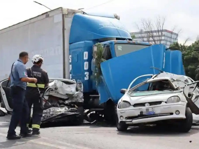 Tráiler sin frenos en la 57 deja 15 heridos y 1 muerto