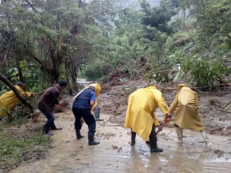 Tramos carreteros en Tecpatán son rehabilitados luego de lluvias