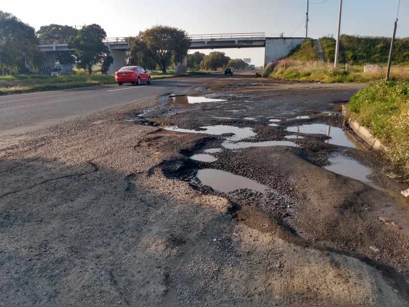 Tramos de la carretera Toluca-Atlacomulco en malas condiciones