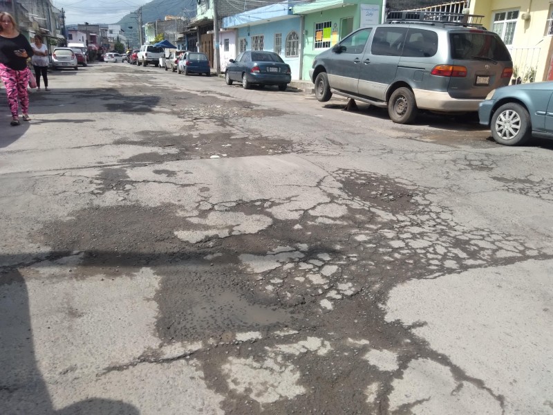 Tránsito pesado destruyó la calle P. Guerrero