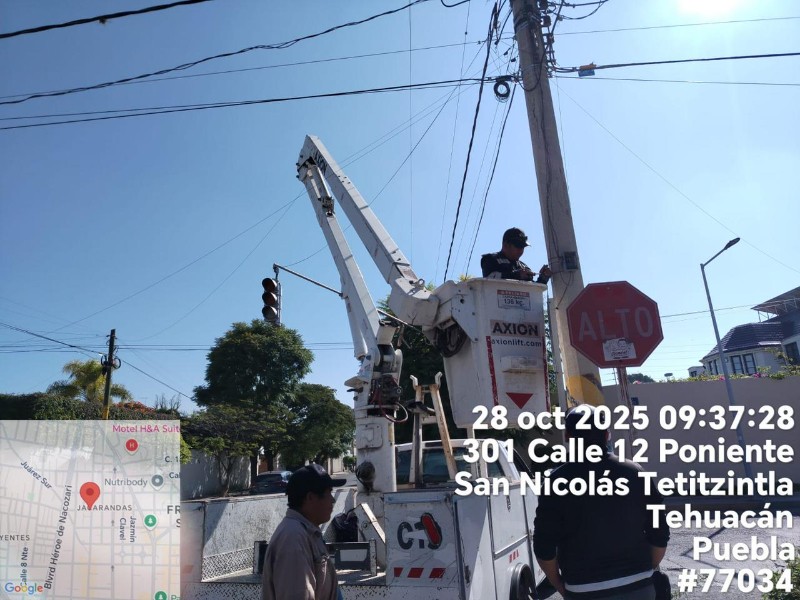Transito repara semáforo de la 4 norte y 12 poniente Transito repara semáforo de la 4 norte y 12 poniente