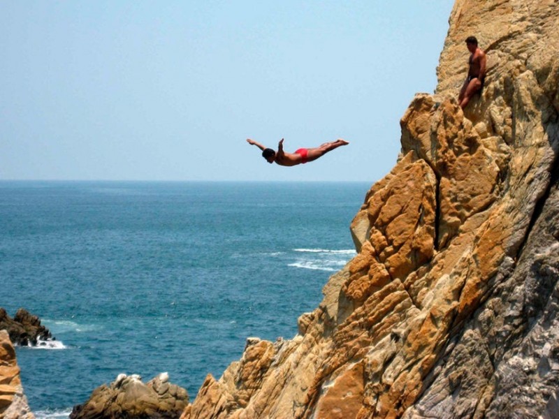 Transmitirán clavados de La Quebrada de Acapulco por Facebook Live