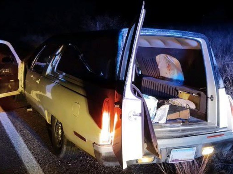 Transportaban migrantes indocumentados en carroza fúnebre