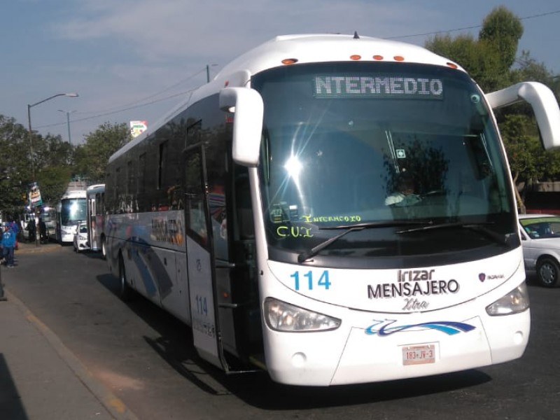 Transporte foráneo se apodera de paradas en Toluca