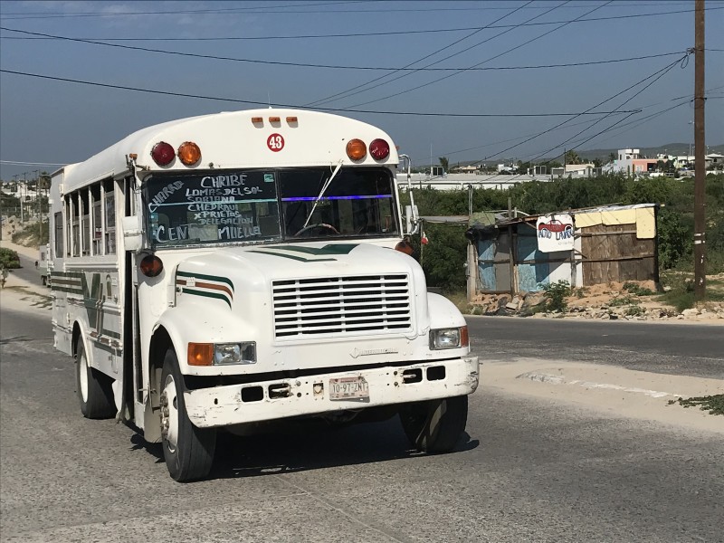 Transporte público suspende becas y descuento a estudiantes